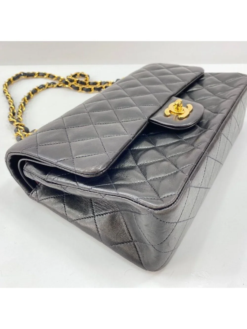 Chanel Shoulder Bag Quilted 25